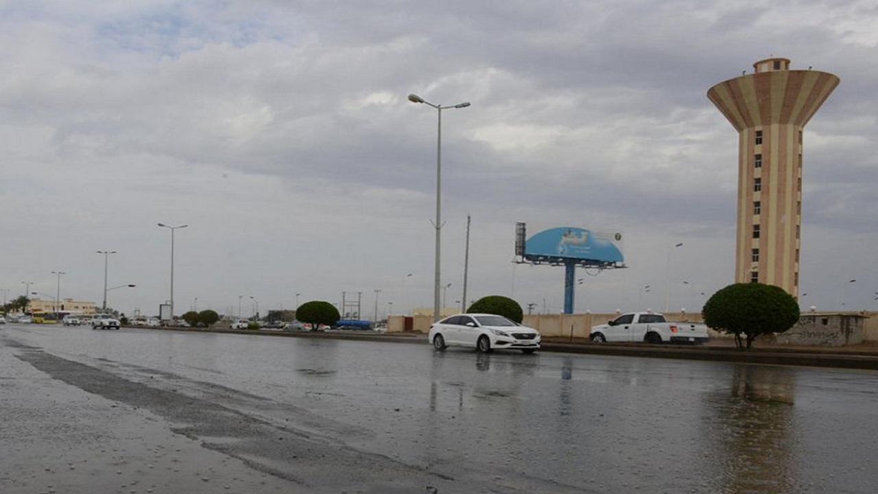 الدفاع المدني يُحذر من حالة الطقس بمنطقة جازان وأمطار غزيرة حتى مساء اليوم