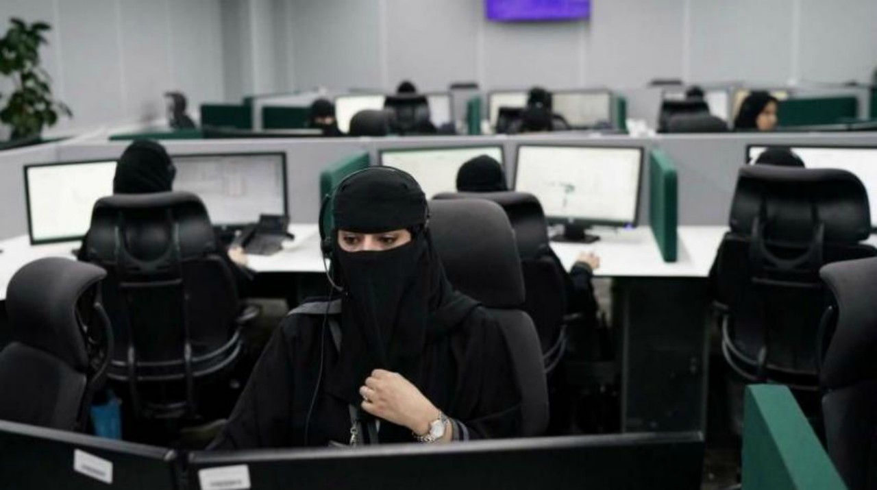 زوجة سعودية في مكتب العمل