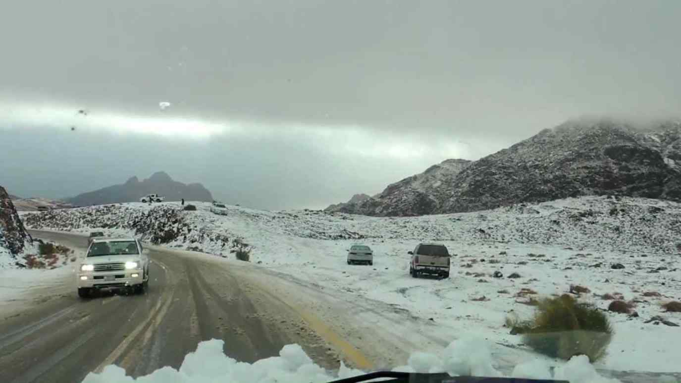 طقس السعودية الاثنين .. فرصة تساقط الثلوج في منطقة بالمملكة