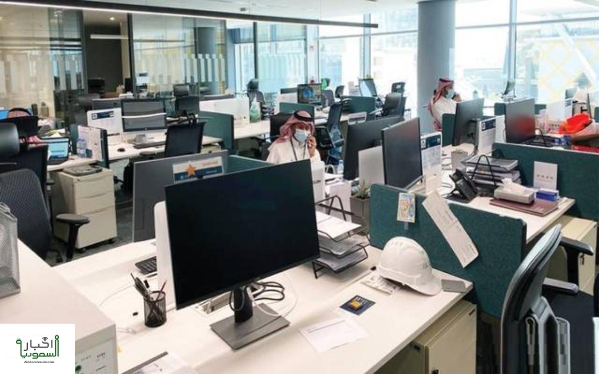 الموارد البشرية تصدر 6 قرارات لـ توطين الوظائف وتوفير أكثر من 33 ألف فرصة عمل للسعوديين