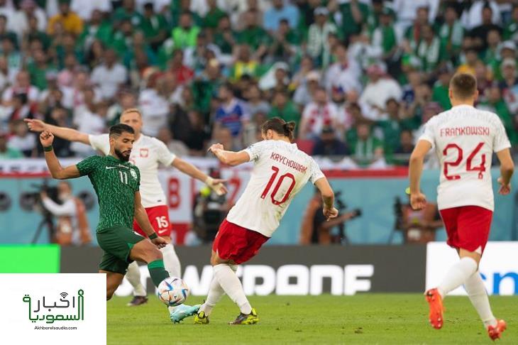 وزير الرياضة السعودي يدعم المالكي بعد الخطأ الذي ارتكبه في مباراة بولندا