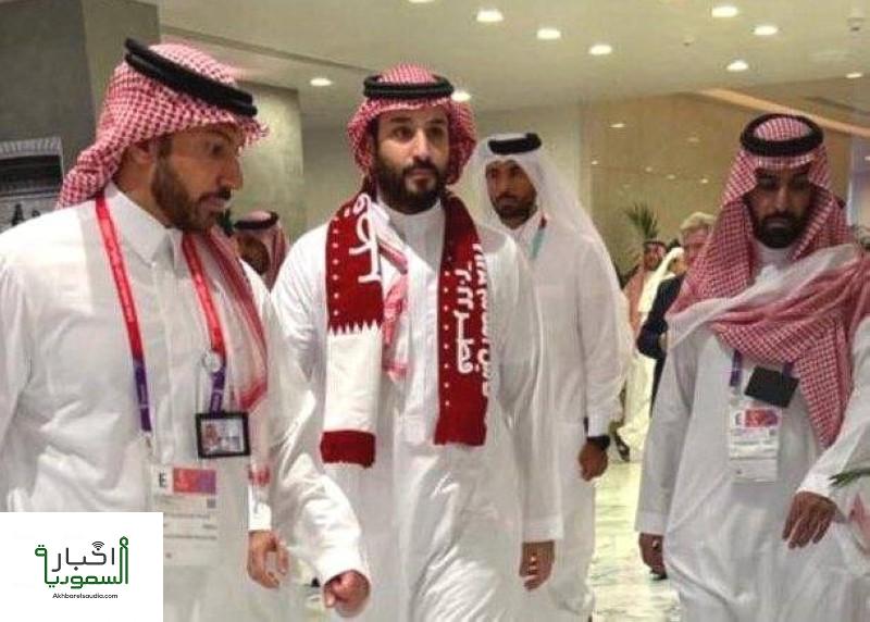 ولى العهد السعودي يُساند قطر ويتفاعل مع المباراة