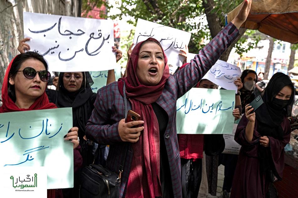 طالبان يقرر وقف النساء عن العمل داخل المنظمات الأهلية